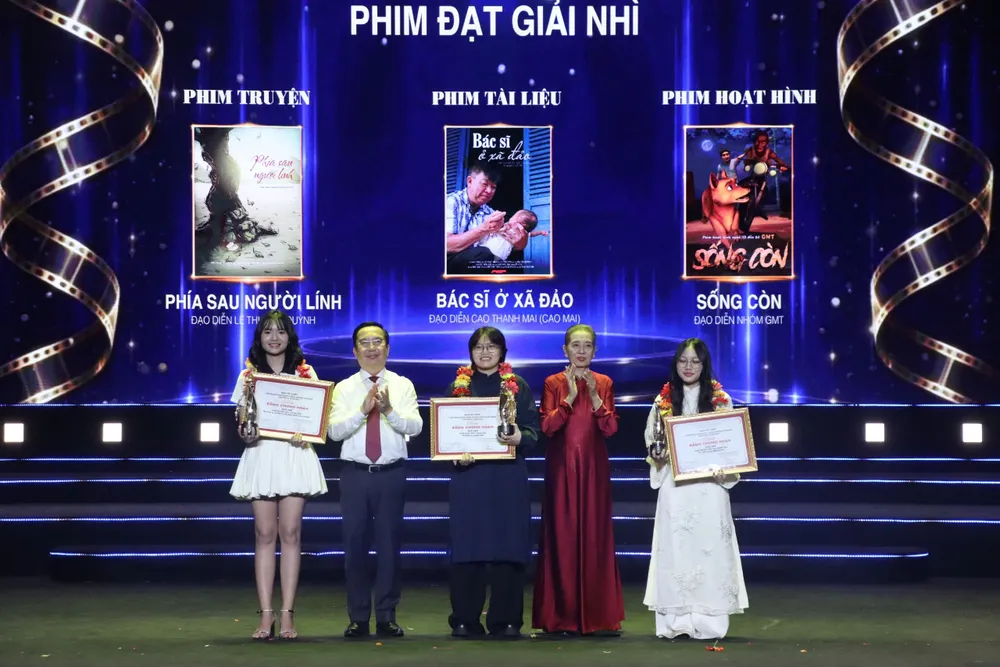 trao giai lhp ngan 8.jpg