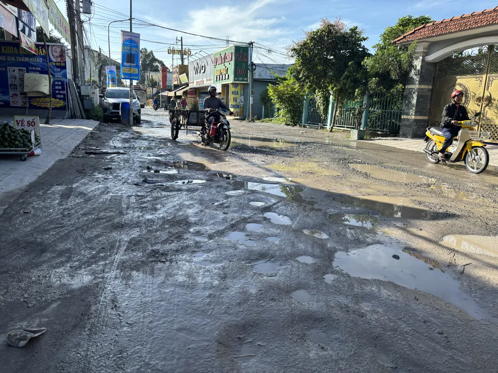 Nhếch nhác đường Thuận Giao 17