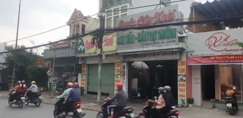 Hàng quán chưa “mặn” việc mở bán tại chỗ ảnh 1