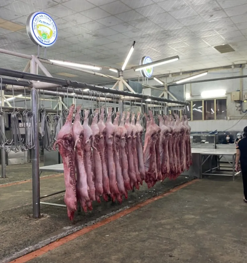 Chợ, siêu thị ở TPHCM ế ẩm khi ​hoạt động trở lại ảnh 4