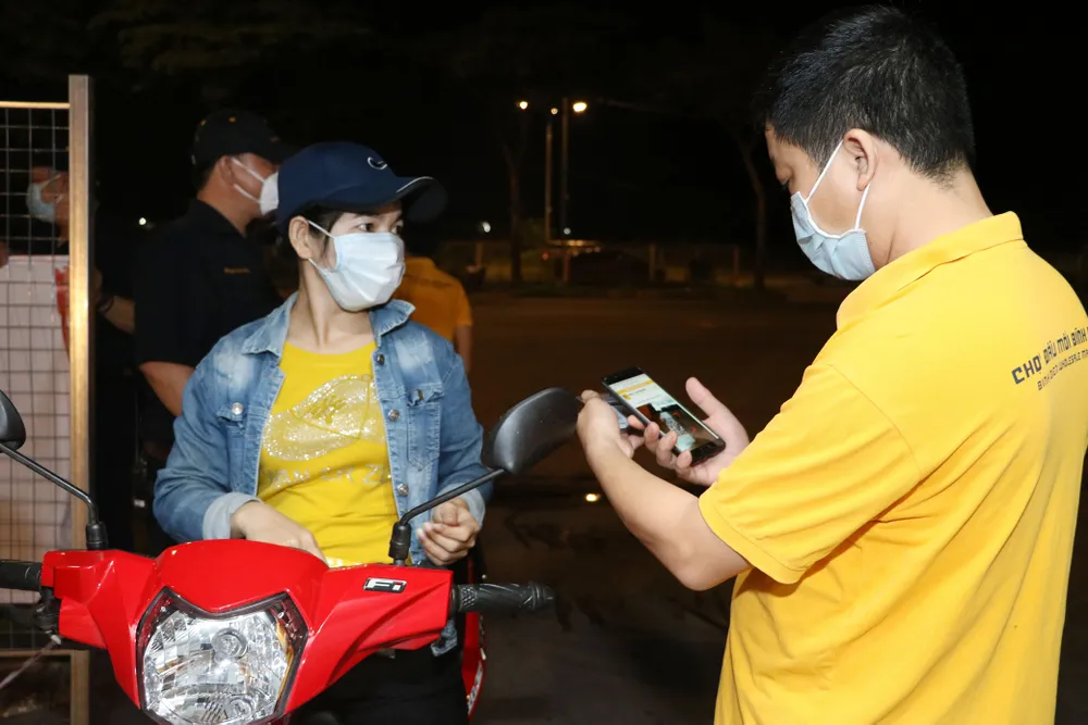 Đêm đầu hoạt động trở lại, chợ Bình Điền nhập 335 tấn hàng  ​ ảnh 2