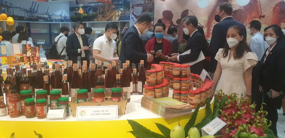 Năm 2021, xuất khẩu hàng hóa vẫn tăng trưởng mạnh ảnh 1