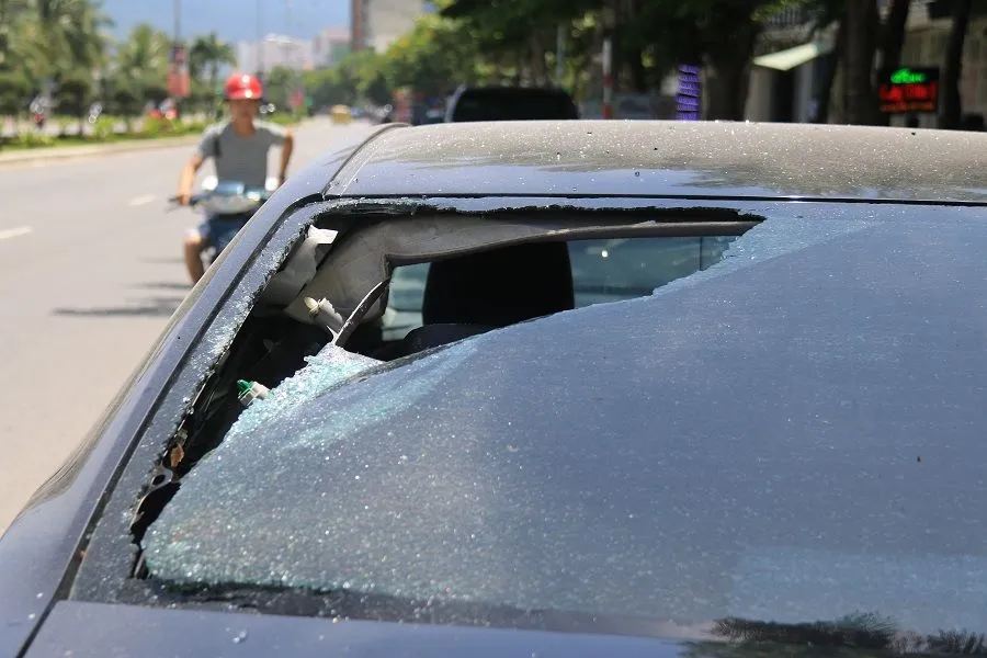 Đà Nẵng: Nhiều ô tô bị đập phá trong đêm ảnh 1