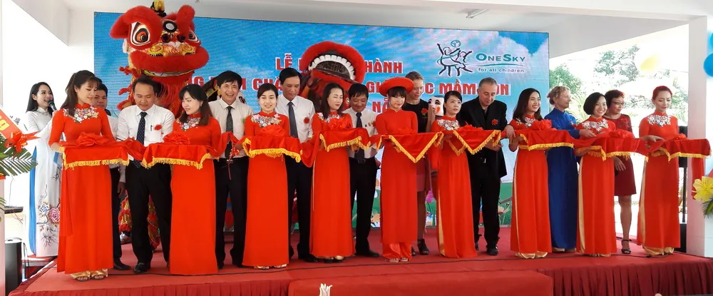 Cắt băng khánh thành và đưa vào sử dụng Trung tâm chăm sóc và giáo dục mầm non Onesky 