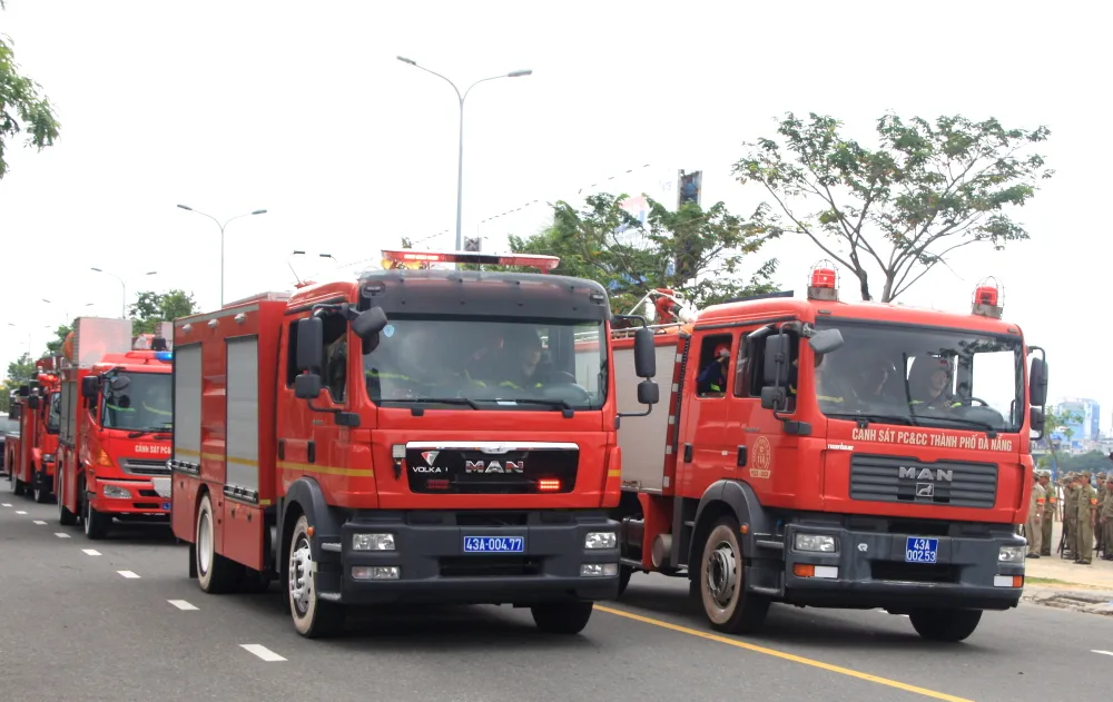 Xem lực lượng bảo vệ APEC diễn tập chống khủng bố, giải cứu con tin  ảnh 11