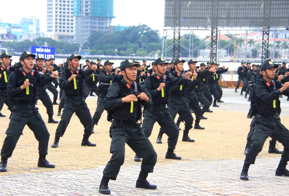 Xem lực lượng bảo vệ APEC diễn tập chống khủng bố, giải cứu con tin  ảnh 13