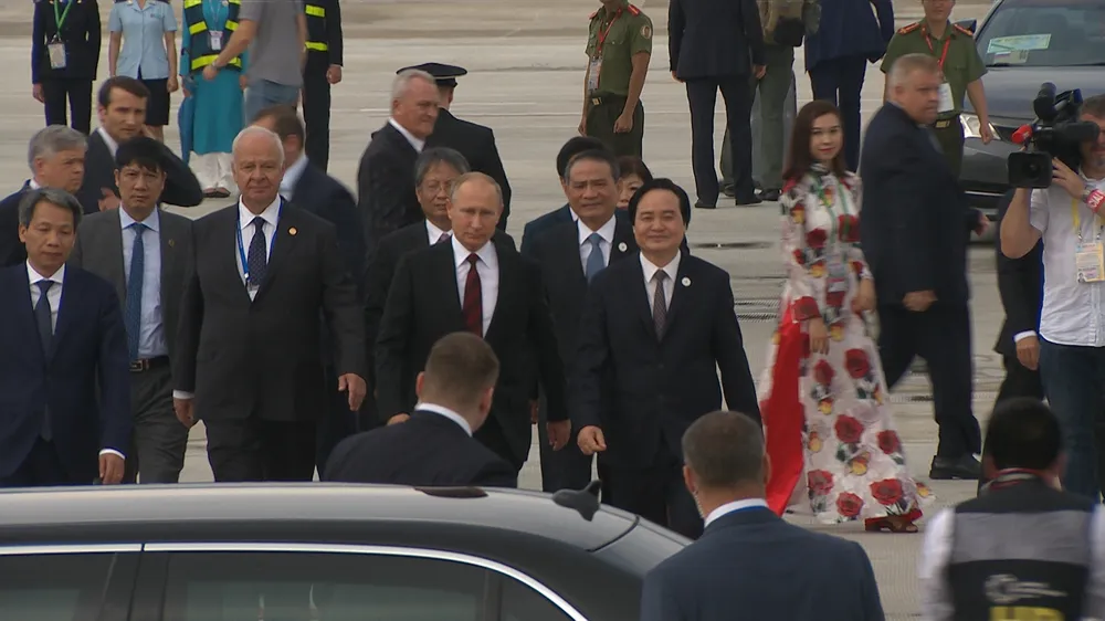 VIDEO: Hình ảnh đầu tiên của Tổng thống Vladimir Putin khi đến Đà Nẵng  ảnh 6