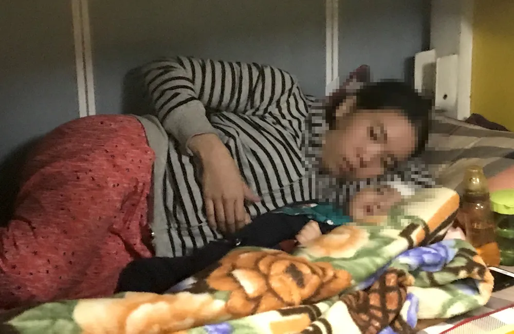 Điều tàu SAR 274 ra đảo cứu bé 8 tháng tuổi nôn ra máu ảnh 1