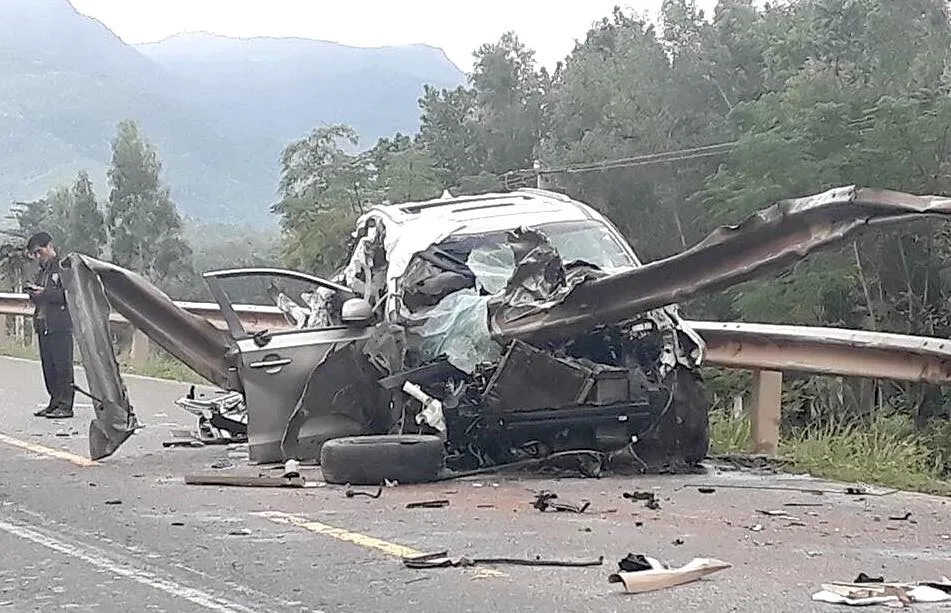 Tai nạn kinh hoàng, 2 người chết, 2 người bị thương  ảnh 1