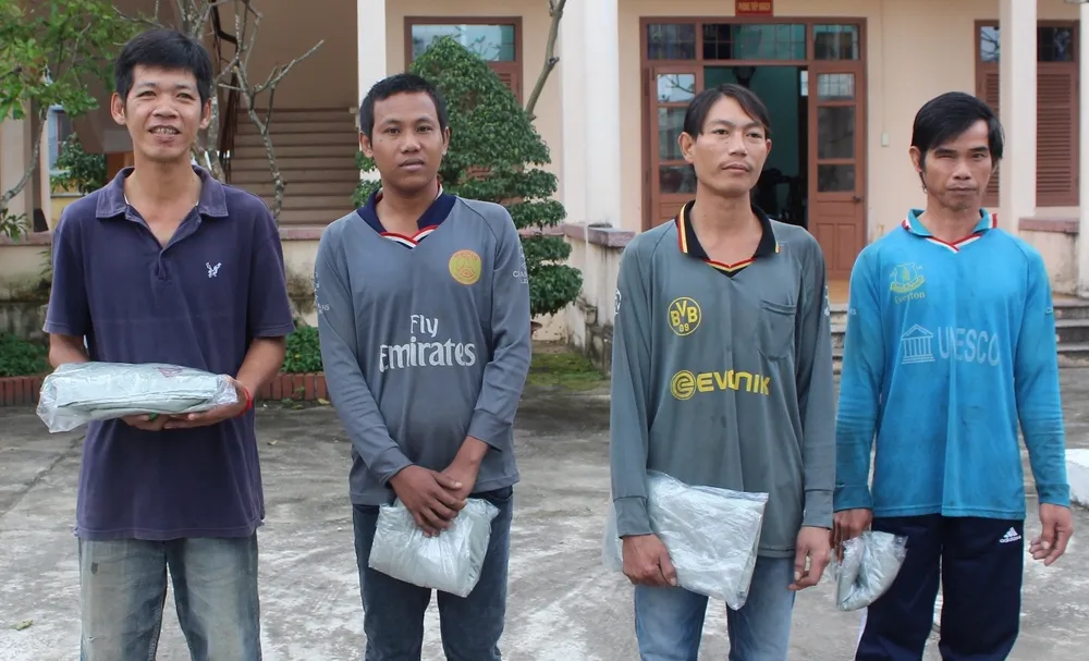 Bắt giữ 3 đối tượng, giải cứu 4 thuyền viên bị “bán” cho tàu cá ảnh 2