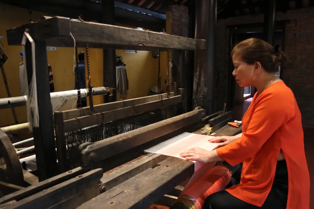 Tìm giải pháp “cứu” nghề ươm tơ, dệt lụa truyền thống Quảng Nam  ảnh 2