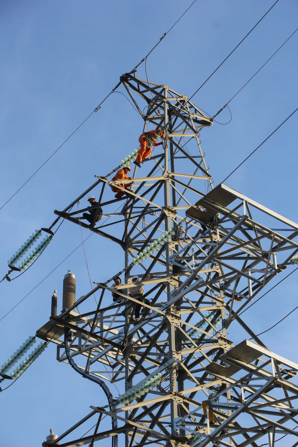 Điện lực miền Trung đảm bảo cung ứng điện phục vụ Tết Nguyên đán ảnh 2