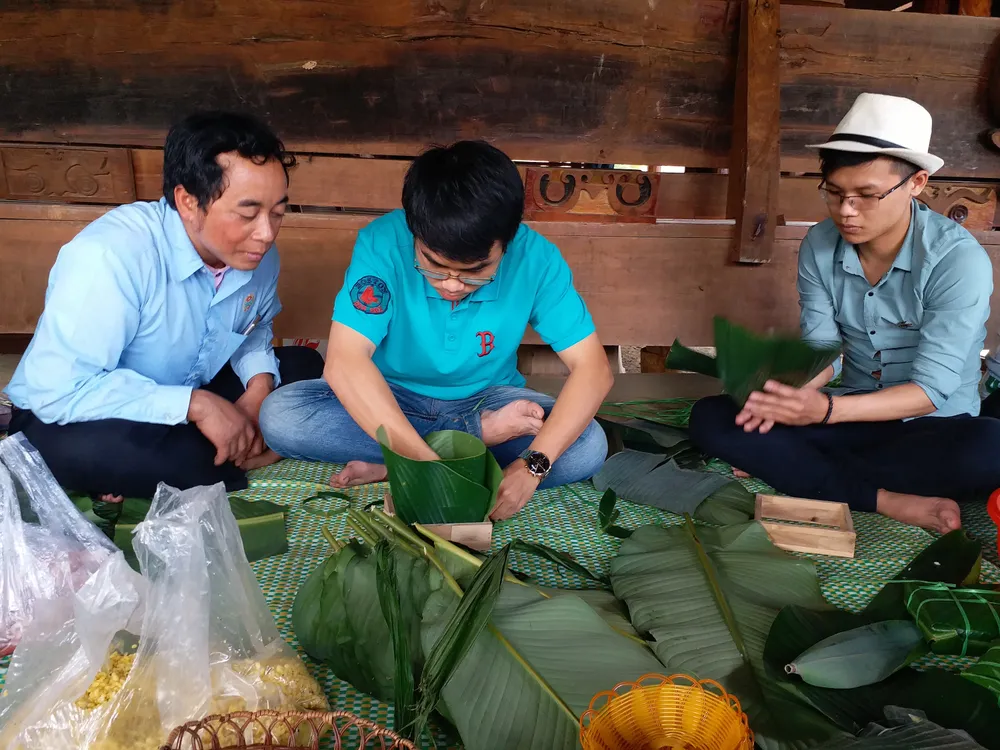Tặng vé xe cho sinh viên có hoàn cảnh khó khăn về quê ăn tết  ảnh 3