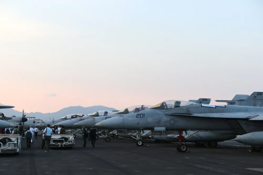 Tận mắt chiêm ngưỡng tàu sân bay USS Carl Vinson tại Đà Nẵng ảnh 11