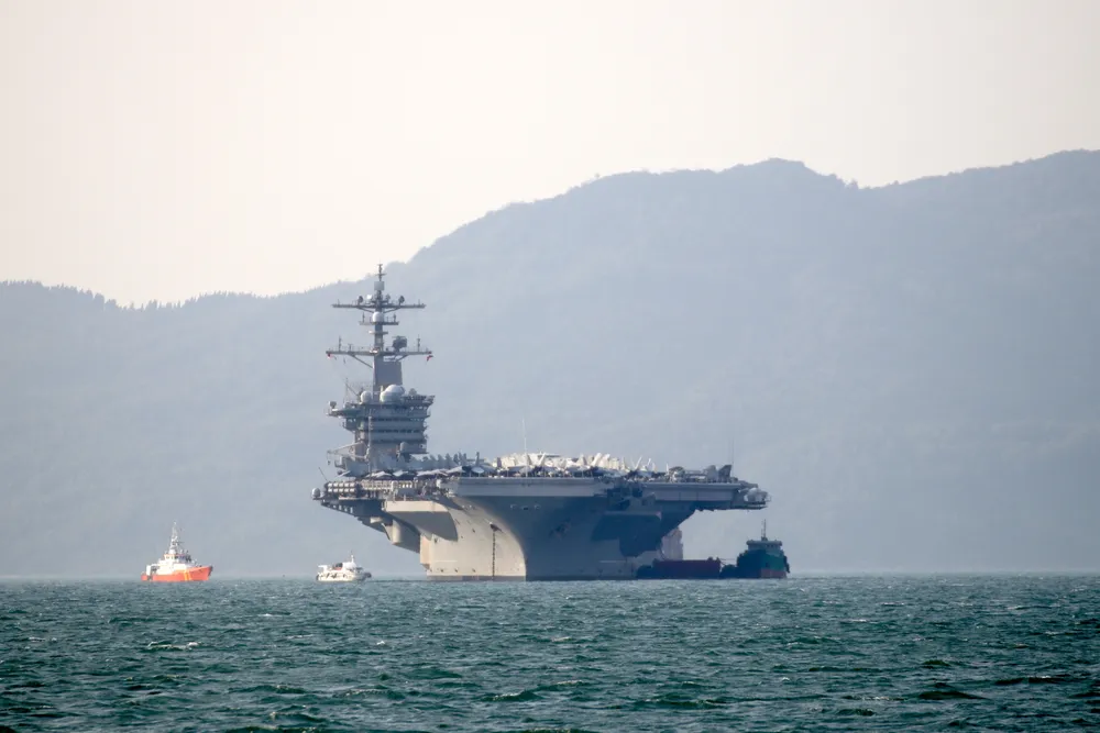 Tận mắt chiêm ngưỡng tàu sân bay USS Carl Vinson tại Đà Nẵng ảnh 14