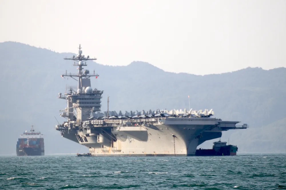 Tận mắt chiêm ngưỡng tàu sân bay USS Carl Vinson tại Đà Nẵng ảnh 15