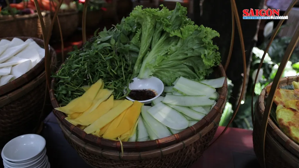 Hải quân Mỹ tập làm món ăn Việt Nam ảnh 7