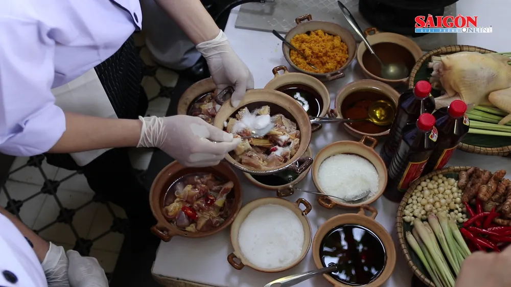 Hải quân Mỹ tập làm món ăn Việt Nam ảnh 5