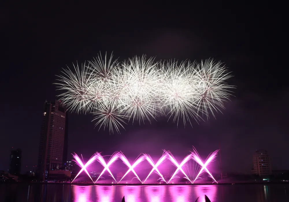 Bầu trời Đà Nẵng rực rỡ pháo hoa  ảnh 24