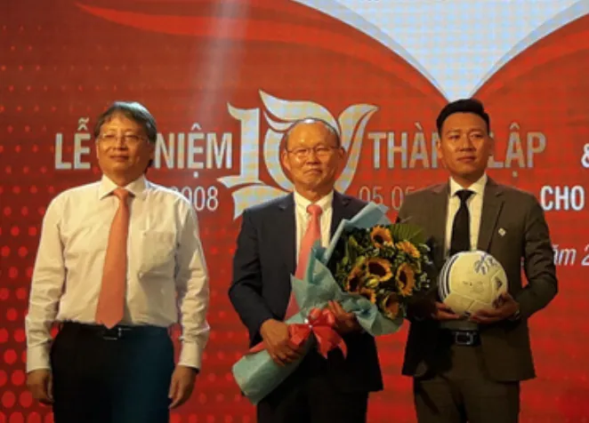 Vợ chồng HLV Park Hang-seo được tặng nhà ở Đà Nẵng ảnh 1