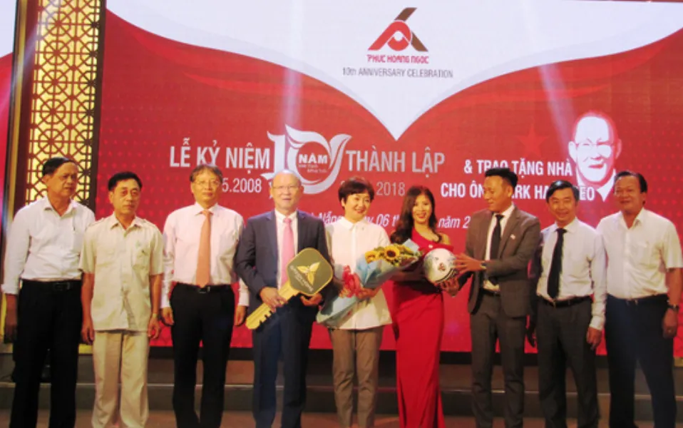 Vợ chồng HLV Park Hang-seo được tặng nhà ở Đà Nẵng ảnh 2