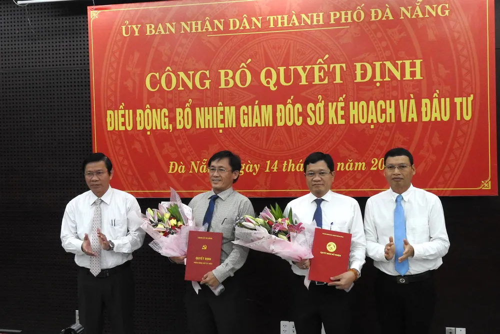 Ông Trần Phước Sơn sang  chức Giám đốc Sở KH-ĐT, thay cho ông Trần Văn Sơn vừa được điều động sang làm Phó Ban Nội chính Thành ủy