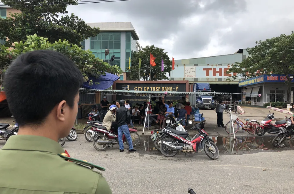 Đà Nẵng: Dân lại vây nhà máy thép Dana Ý  ảnh 3