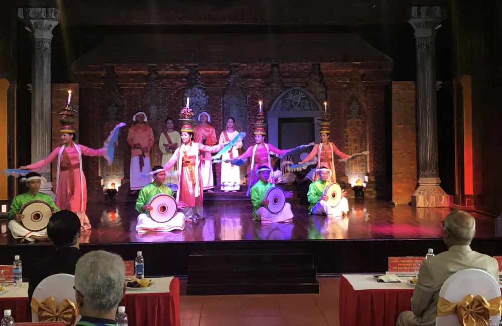 Tổng thống Ấn Độ và Phu nhân thăm bảo tàng điêu khắc Chăm Đà Nẵng và Di tích Mỹ Sơn ảnh 9