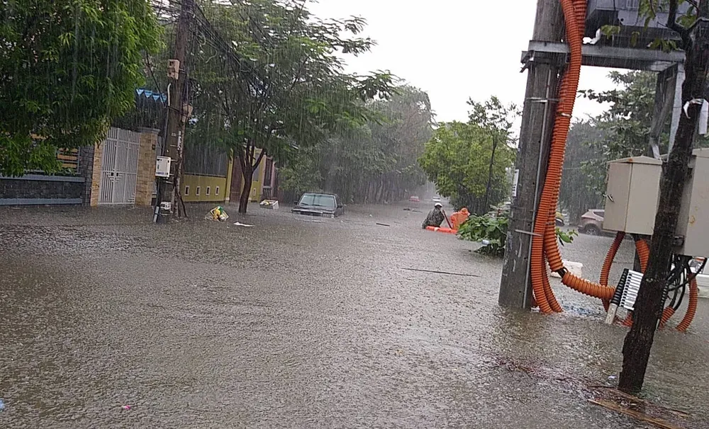 Đà Nẵng cấp bách ứng phó với ngập sâu do mưa lớn kéo dài  ảnh 5