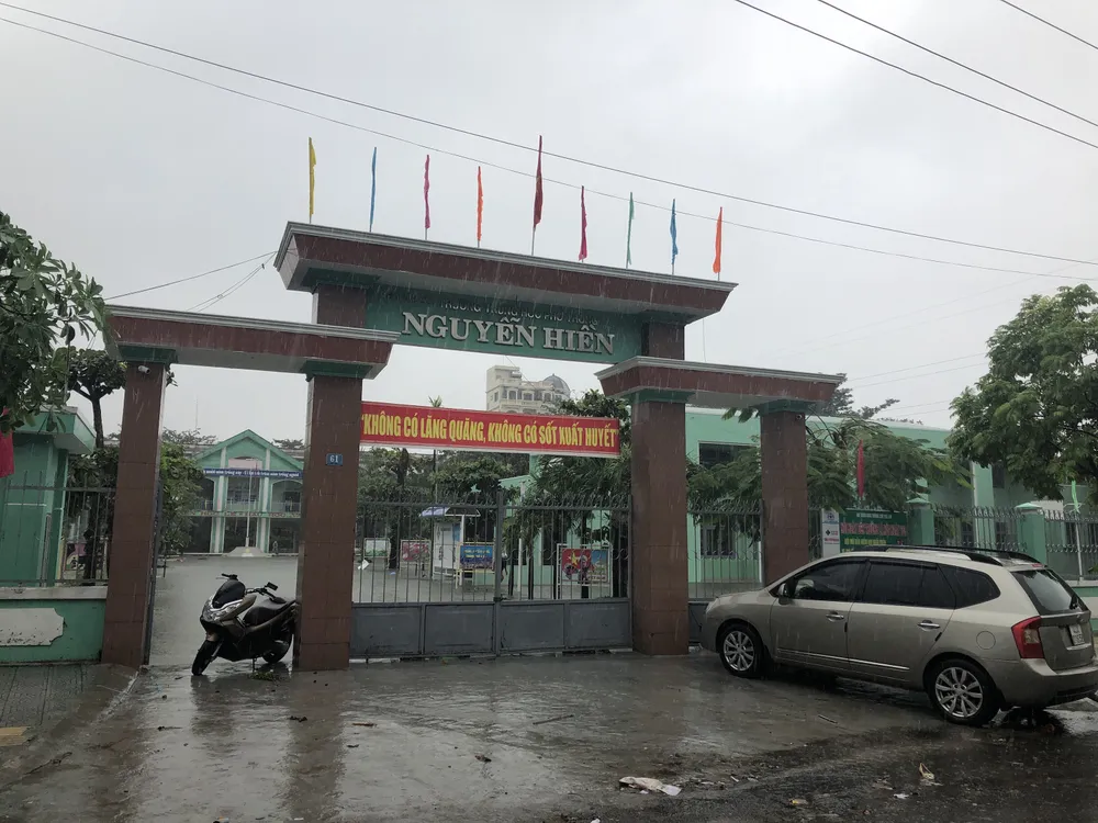 Mưa lớn gây ngập, ngày mai 10-12, học sinh - sinh viên trên toàn thành phố Đà Nẵng được nghỉ học ảnh 11