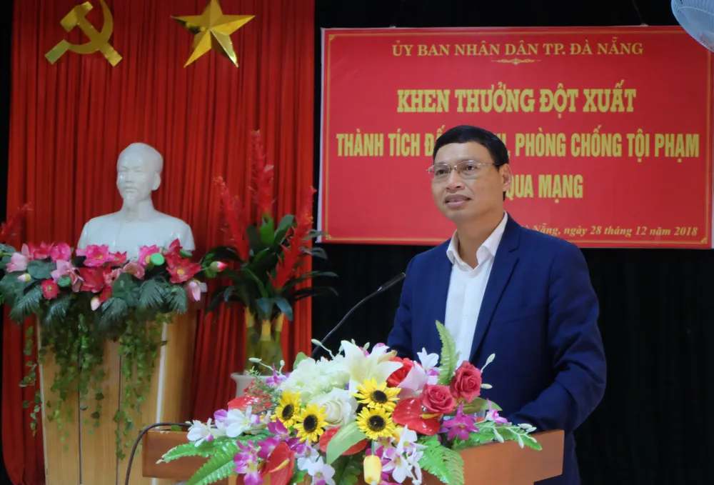 Đà Nẵng khen thưởng ban chuyên án triệt phá đường dây người Trung Quốc tổ chức đánh bạc qua mạng ảnh 1