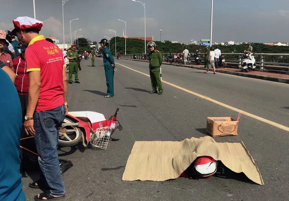 Hiện trường vụ TNGT khiến một nữ sinh trung học tử vong tại chỗ