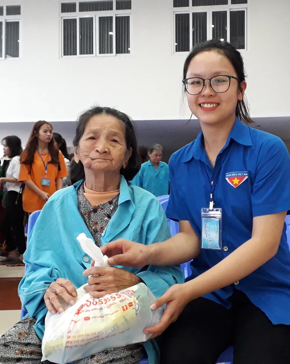 Mang Xuân đến cho bệnh nhân ung thư ảnh 3