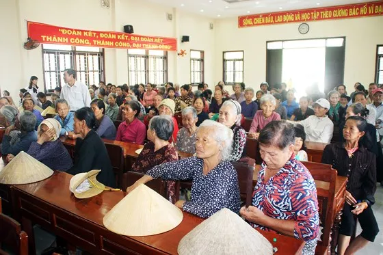 Mang Xuân đến cho bệnh nhân ung thư ảnh 10