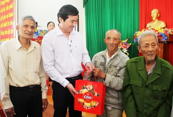 Mang Xuân đến cho bệnh nhân ung thư ảnh 7