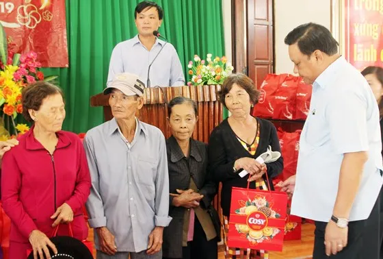 Mang Xuân đến cho bệnh nhân ung thư ảnh 8