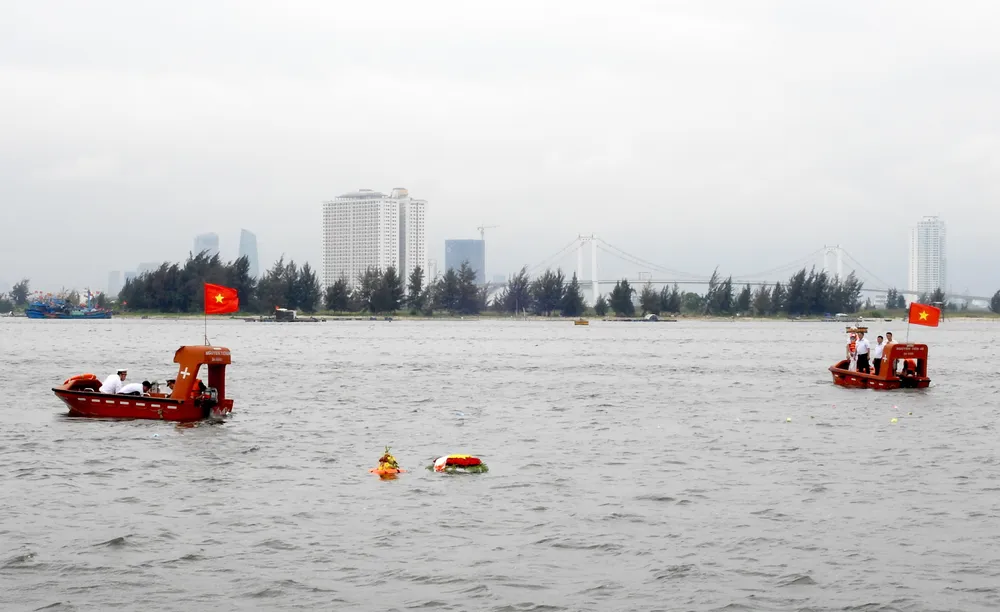 Tưởng niệm 64 chiến sĩ Gạc Ma  ảnh 12