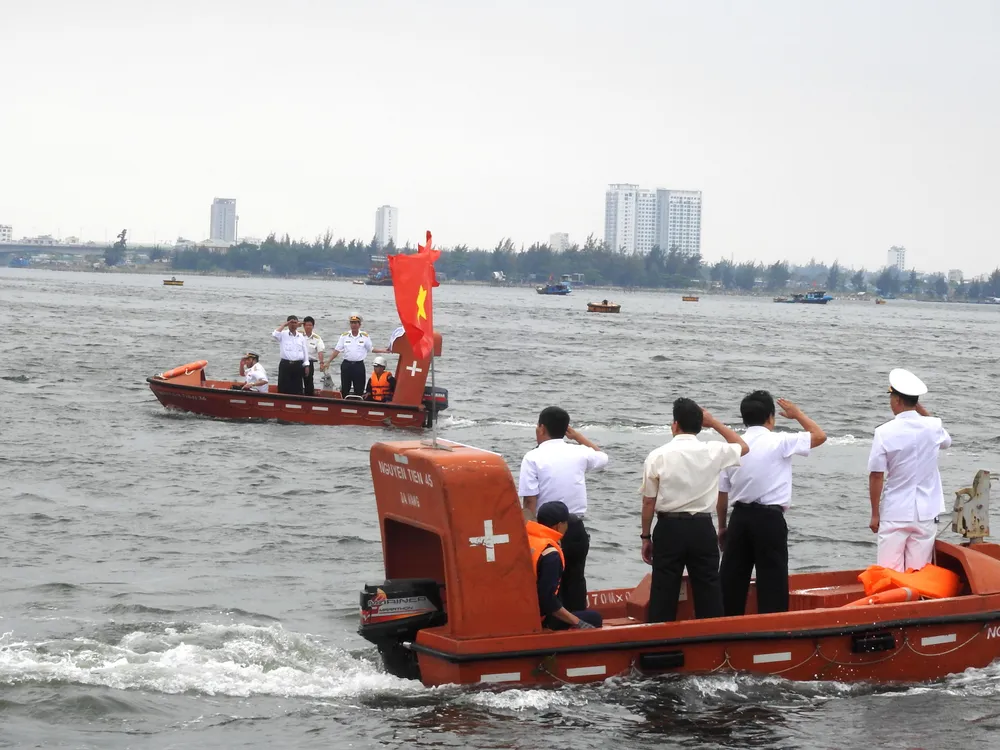 Tưởng niệm 64 chiến sĩ Gạc Ma  ảnh 13