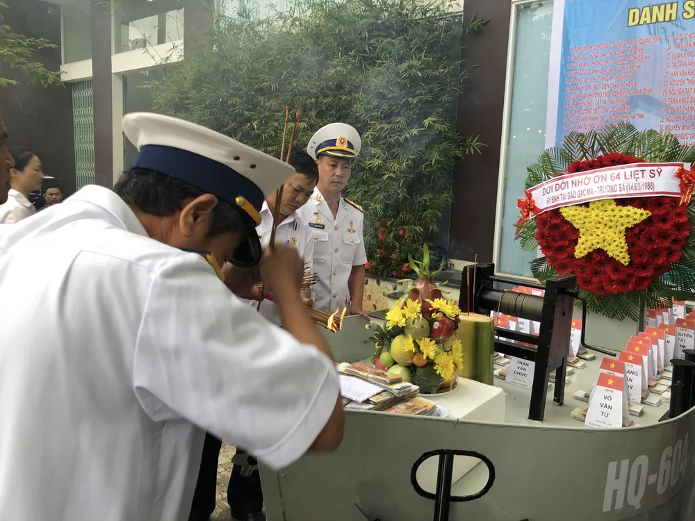 Tưởng niệm 64 chiến sĩ Gạc Ma  ảnh 2