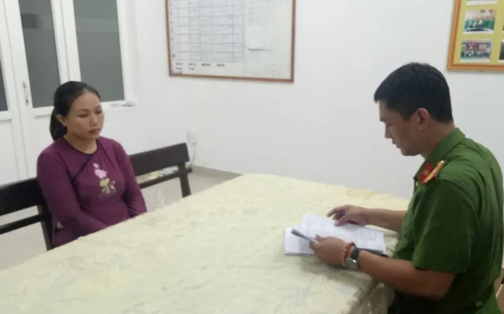 Bắt phụ nữ lừa phỉnh đàn ông vào nhà nghỉ rồi đánh thuốc mê cướp tài sản ảnh 2