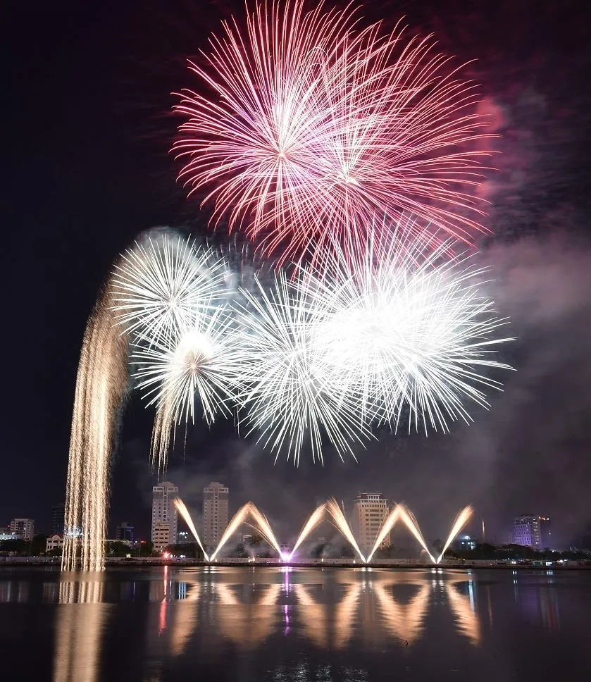 DIFF 2019: Brazil và Bỉ “kể chuyện” bằng vũ điệu ánh sáng ảnh 10