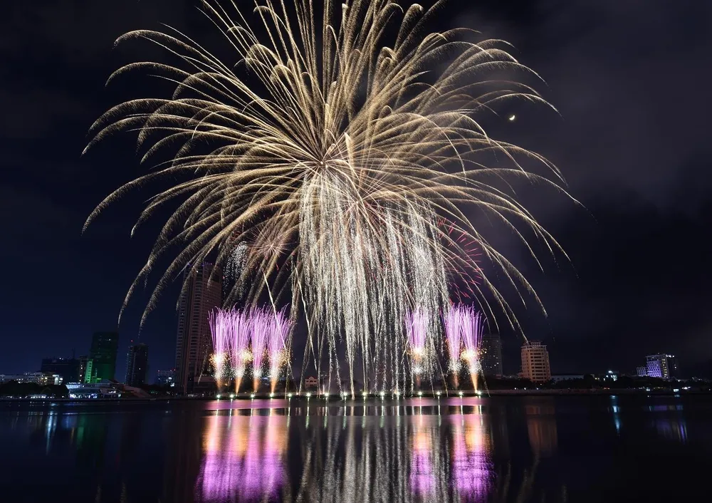 DIFF 2019: Brazil và Bỉ “kể chuyện” bằng vũ điệu ánh sáng ảnh 3