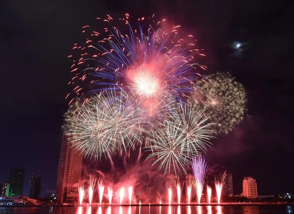 DIFF 2019: Brazil và Bỉ “kể chuyện” bằng vũ điệu ánh sáng ảnh 8