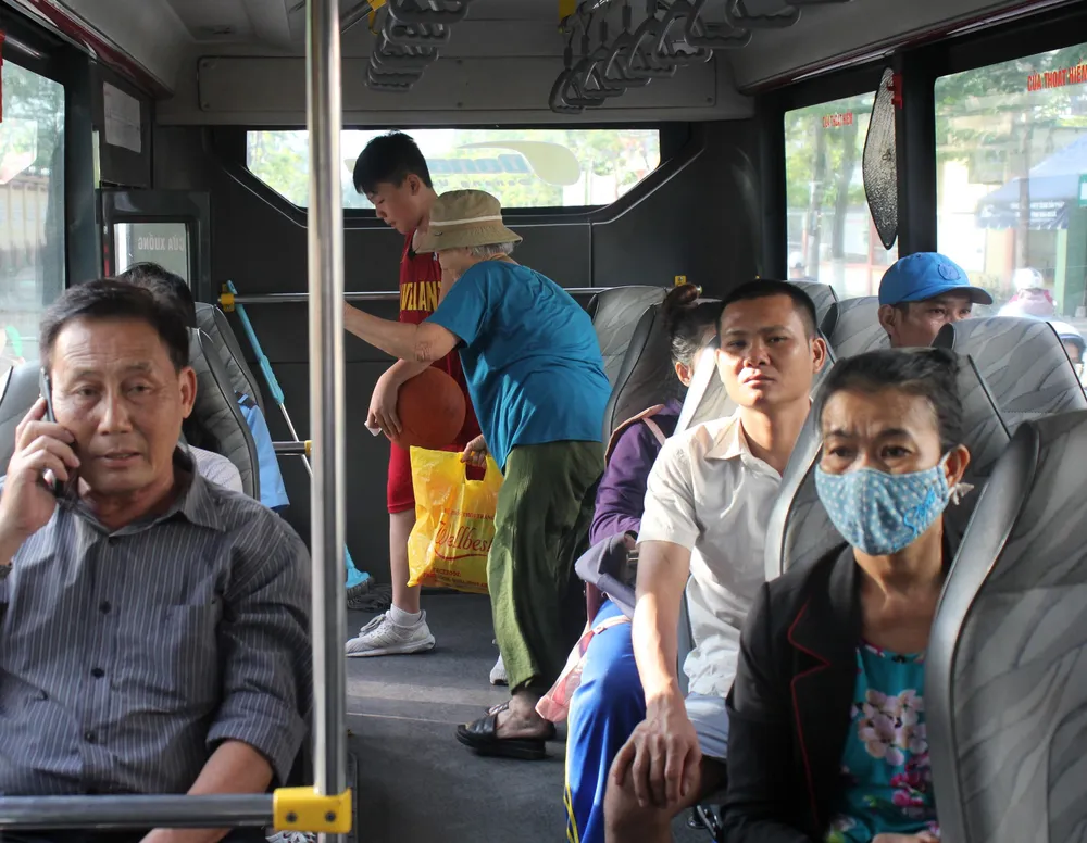 Xe buýt nội thị Đà Nẵng: Nâng cao chất lượng, trợ giá để “hút” khách tham gia ảnh 2