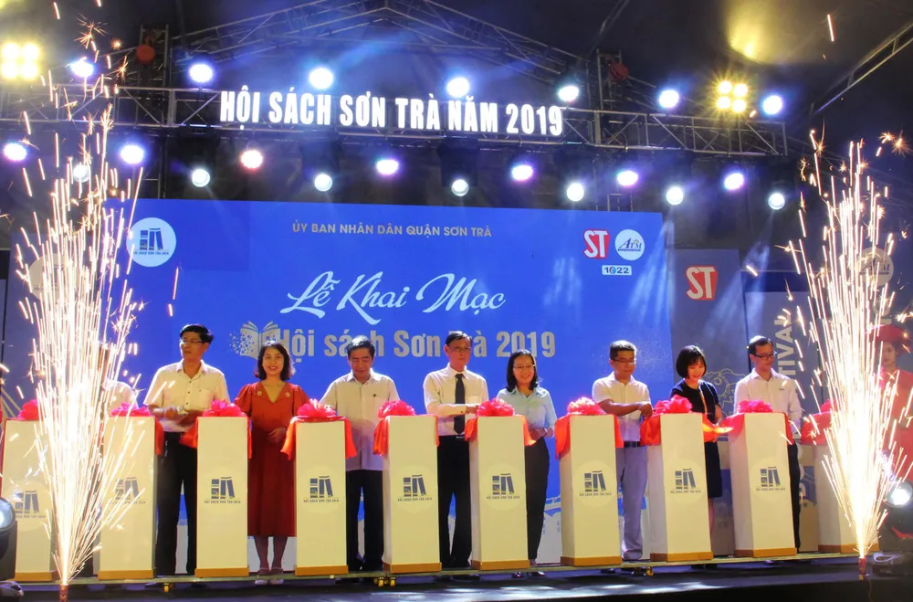 Cắt băng lễ khai mạc Hội sách Sơn Trà