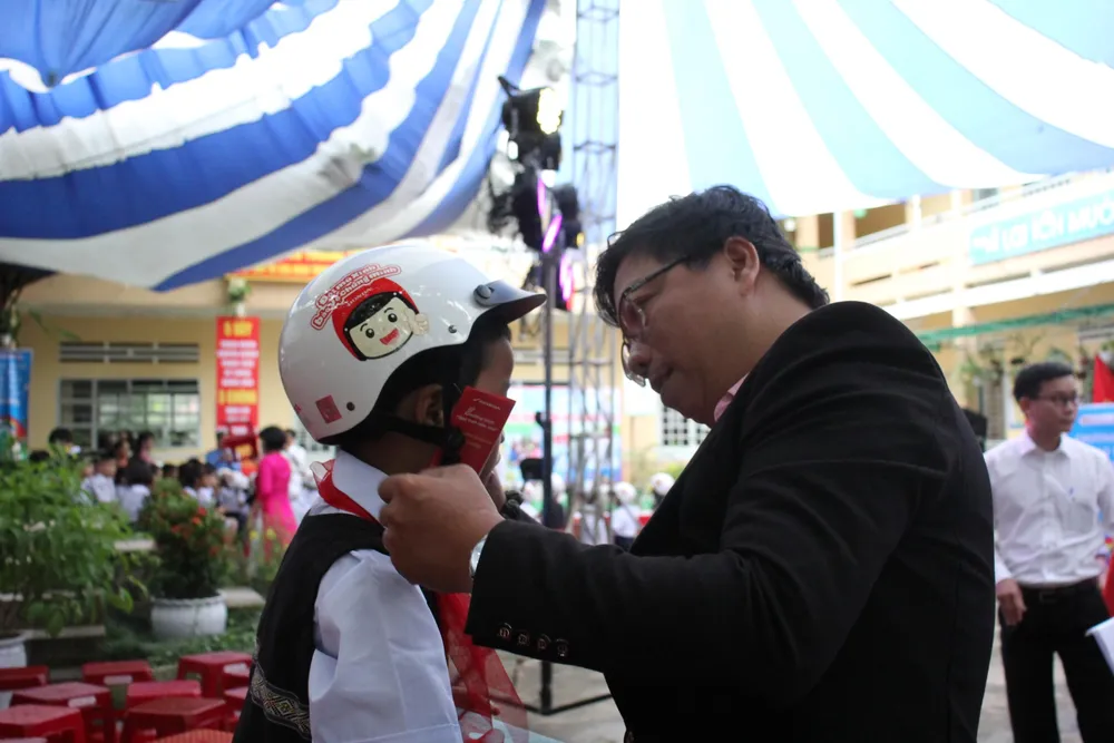 Lễ khai trường gói gọn chưa đầy 45 phút ở Đà Nẵng ảnh 4