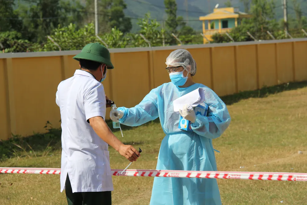 Cận cảnh nơi cách ly của 69 người về từ Daegu tại Đà Nẵng ảnh 5