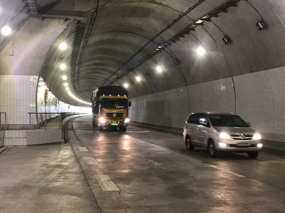 Trạm BOT Bắc Hải Vân tăng giá mạnh, người dân, doanh nghiệp... bức xúc ảnh 1