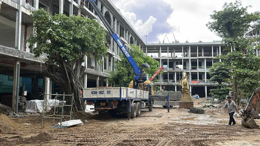 Trường Tiểu học Phù Đổng chậm tiến độ, học sinh phải đi học tạm nơi khác. 