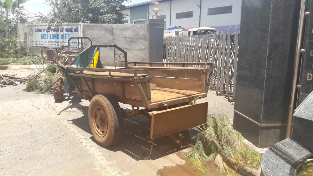 Dân dựng lều, chặn cổng nhà máy gây ô nhiễm ảnh 1